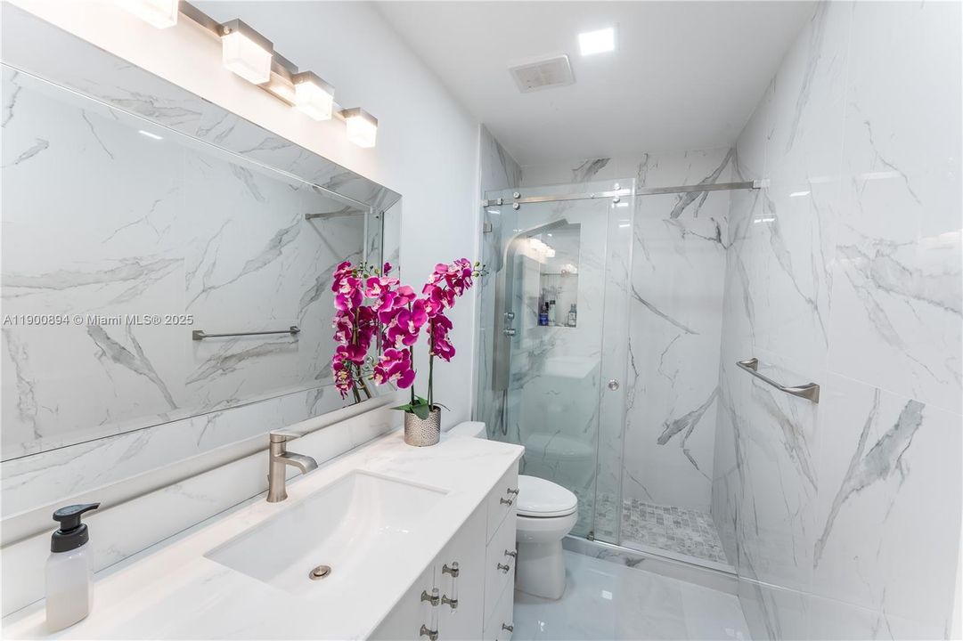 Active With Contract: $3,800 (3 beds, 3 baths, 2394 Square Feet)