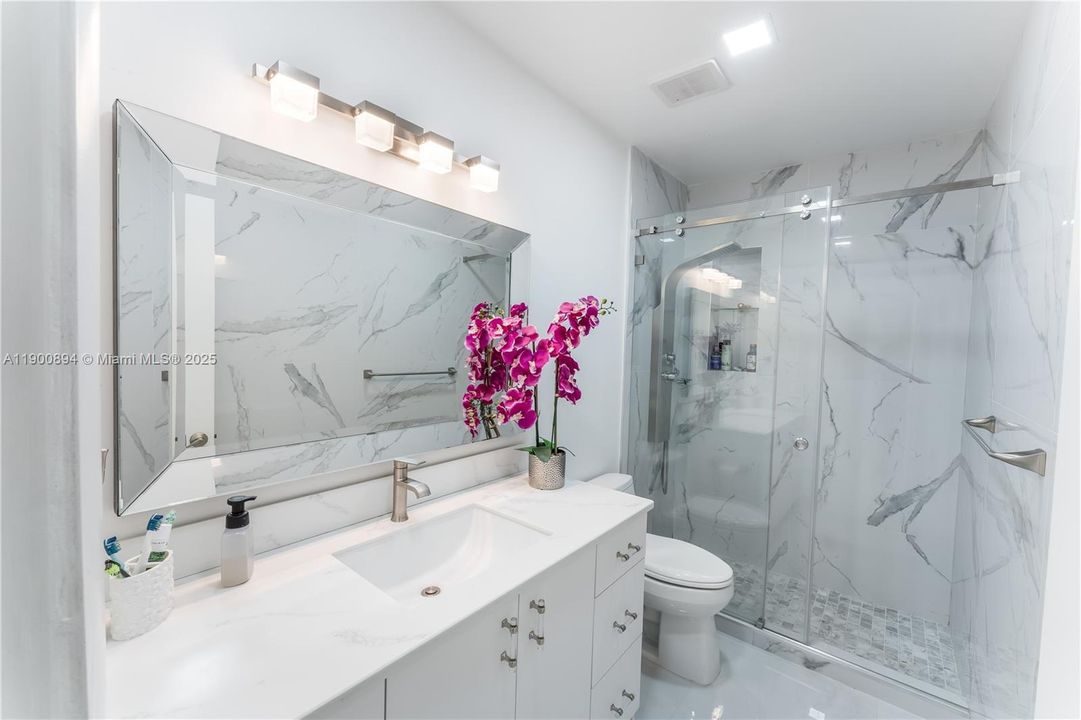 Active With Contract: $3,800 (3 beds, 3 baths, 2394 Square Feet)