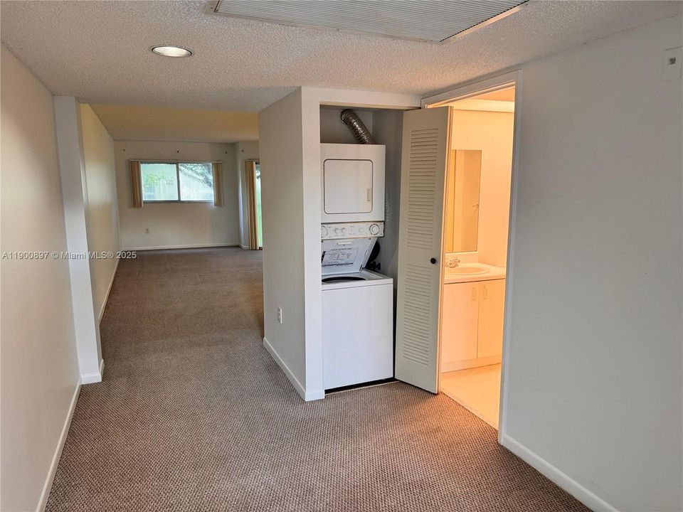 Activo con contrato: $1,650 (1 camas, 1 baños, 986 Pies cuadrados)