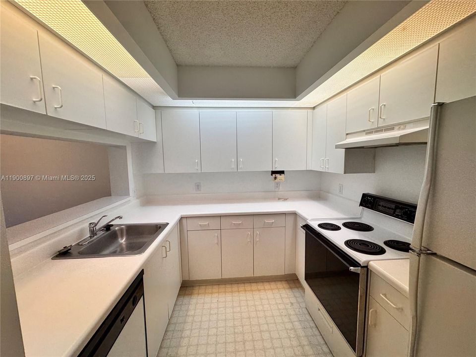 Activo con contrato: $1,650 (1 camas, 1 baños, 986 Pies cuadrados)