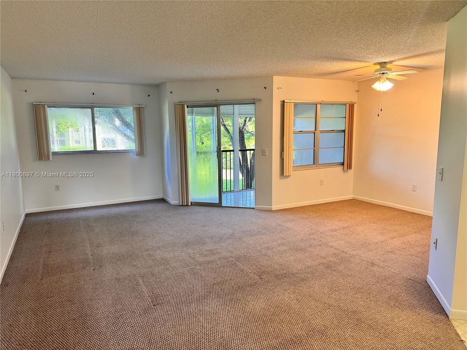 Activo con contrato: $1,650 (1 camas, 1 baños, 986 Pies cuadrados)