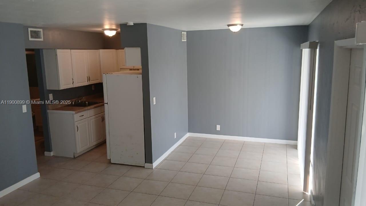 For Rent: $1,575 (1 beds, 1 baths, 0 Square Feet)