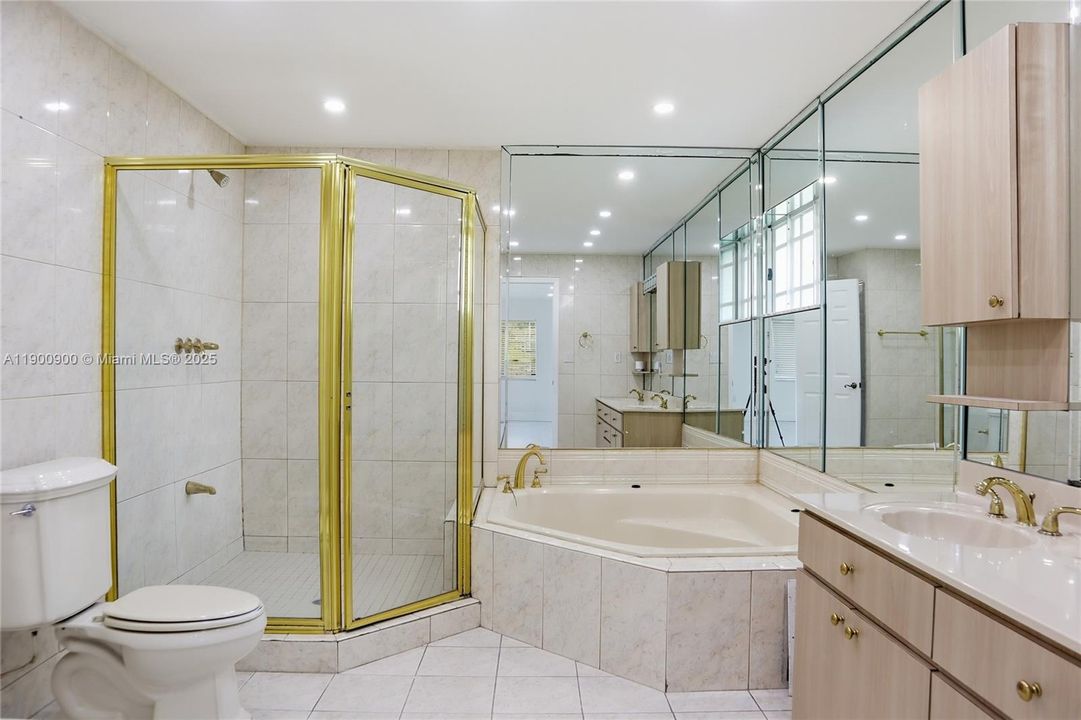 Active With Contract: $3,500 (4 beds, 3 baths, 2770 Square Feet)