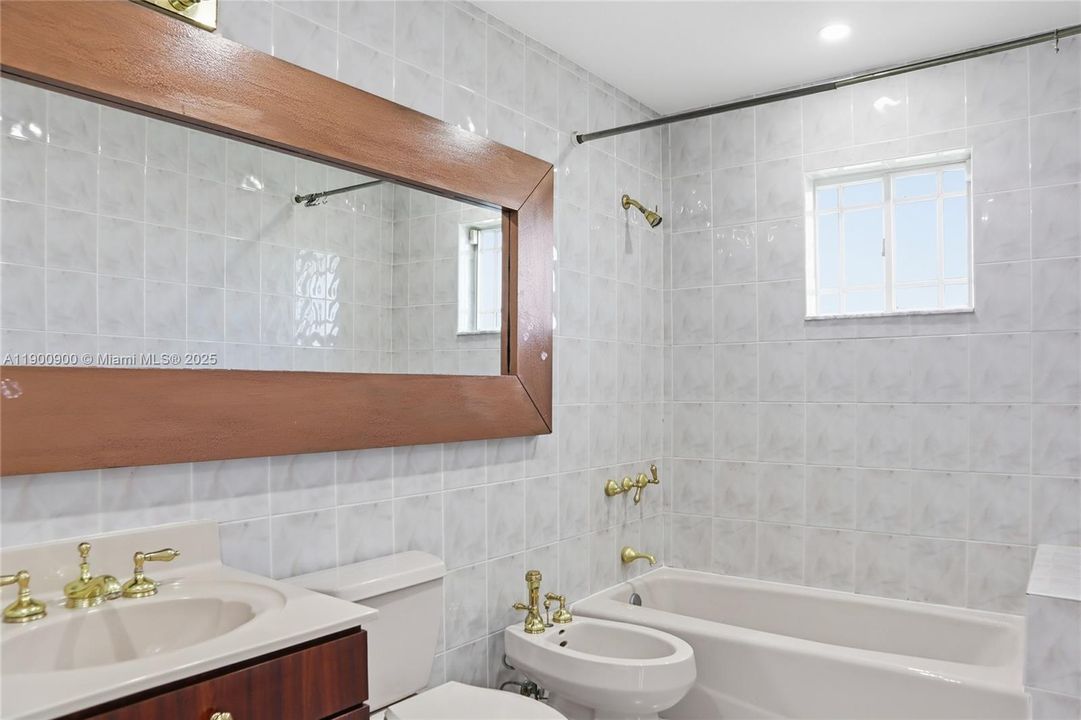 Active With Contract: $3,500 (4 beds, 3 baths, 2770 Square Feet)