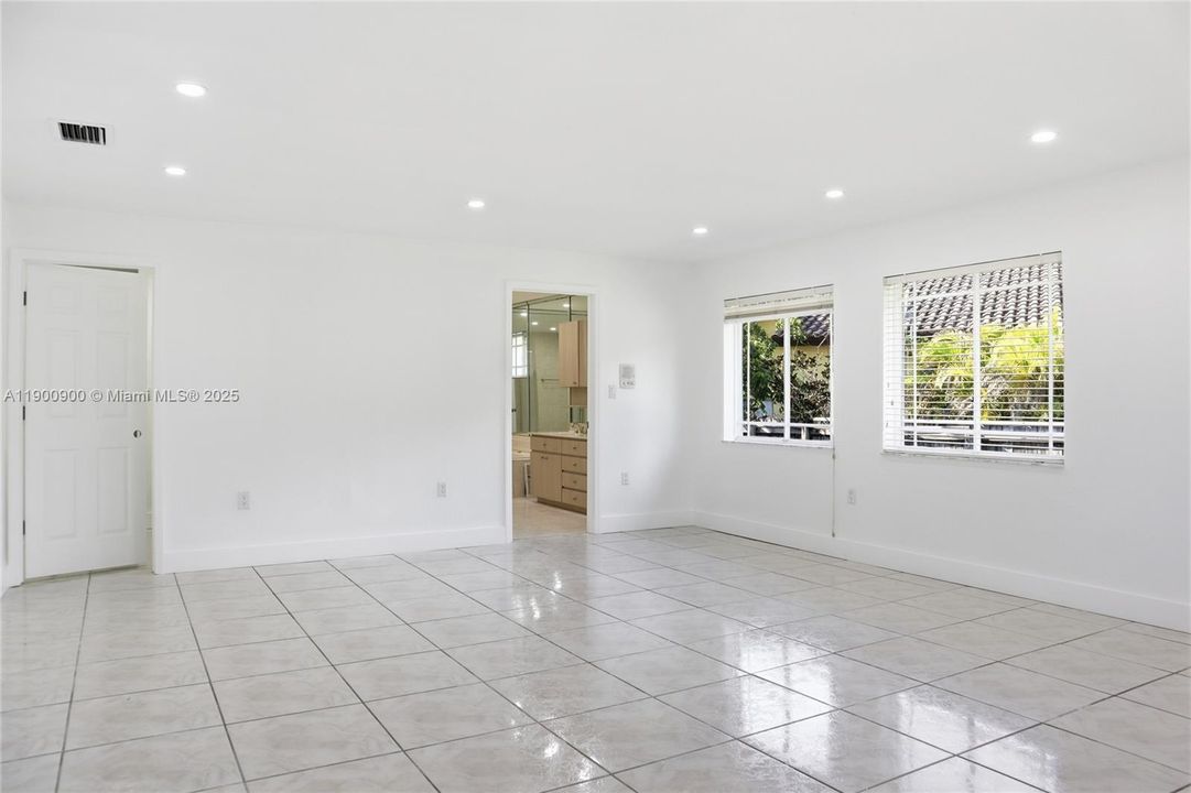 Active With Contract: $3,500 (4 beds, 3 baths, 2770 Square Feet)