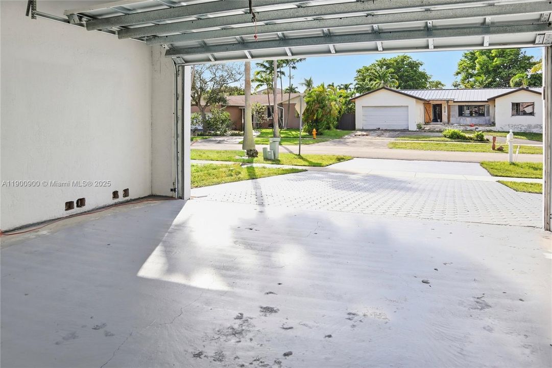 Active With Contract: $3,500 (4 beds, 3 baths, 2770 Square Feet)