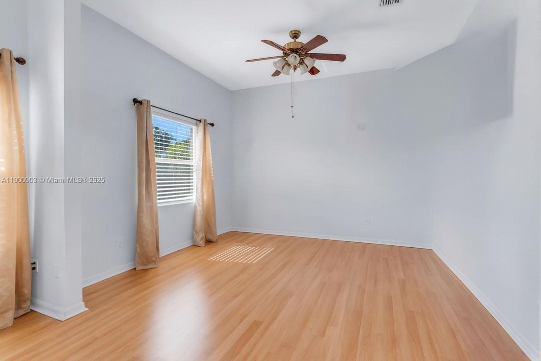 For Sale: $740,000 (4 beds, 2 baths, 2866 Square Feet)