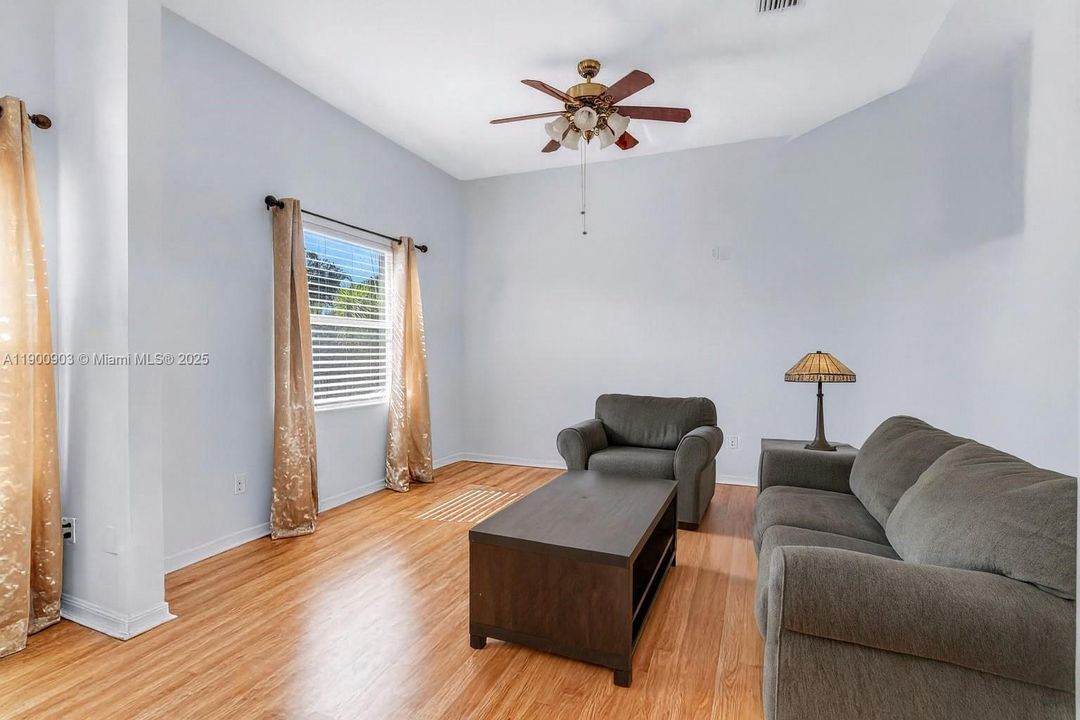 For Sale: $740,000 (4 beds, 2 baths, 2866 Square Feet)