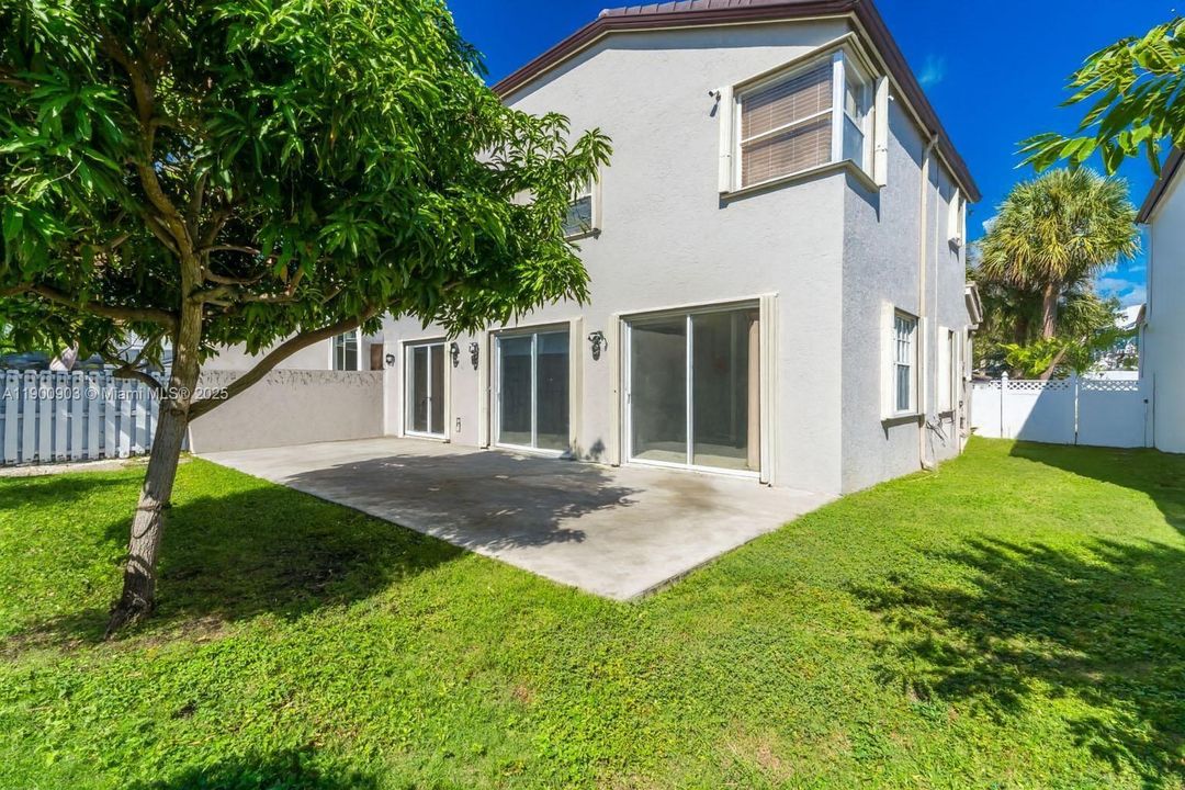 For Sale: $740,000 (4 beds, 2 baths, 2866 Square Feet)