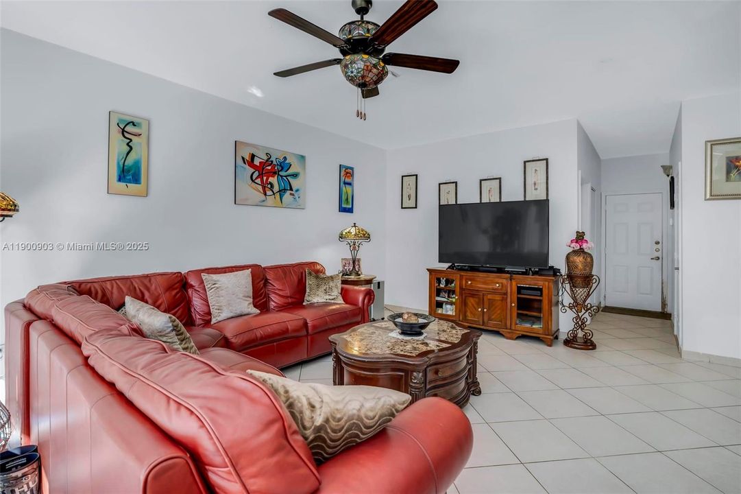 For Sale: $740,000 (4 beds, 2 baths, 2866 Square Feet)