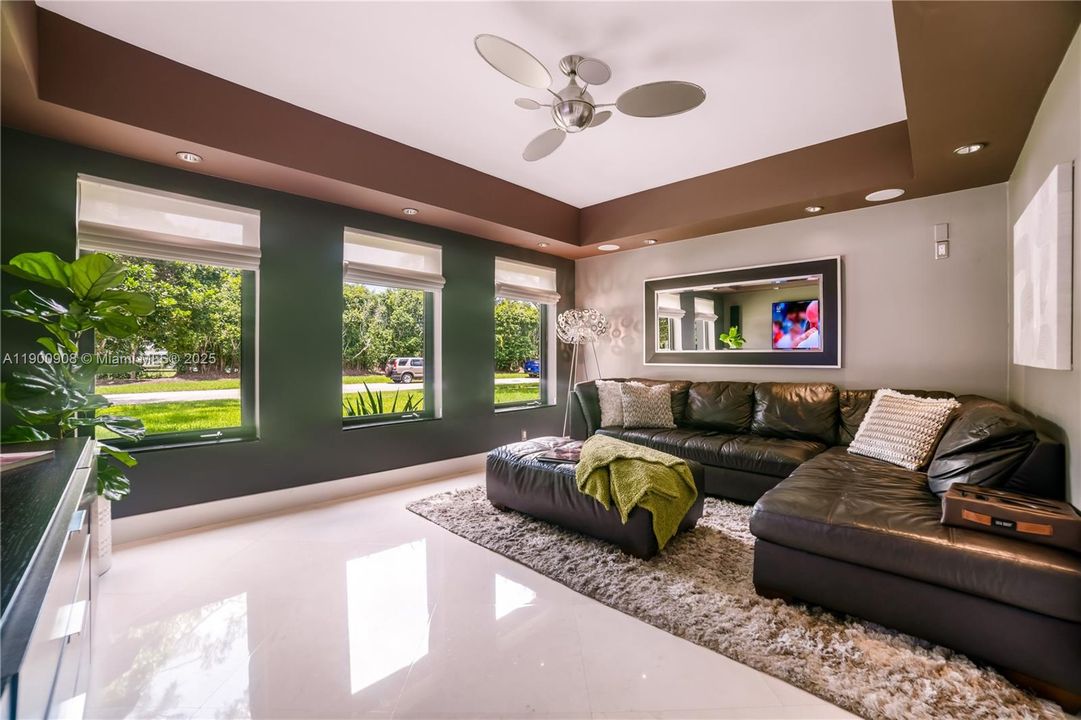 В аренду: $13,500 (5 спален, 3 ванн, 3766 Квадратных фут)