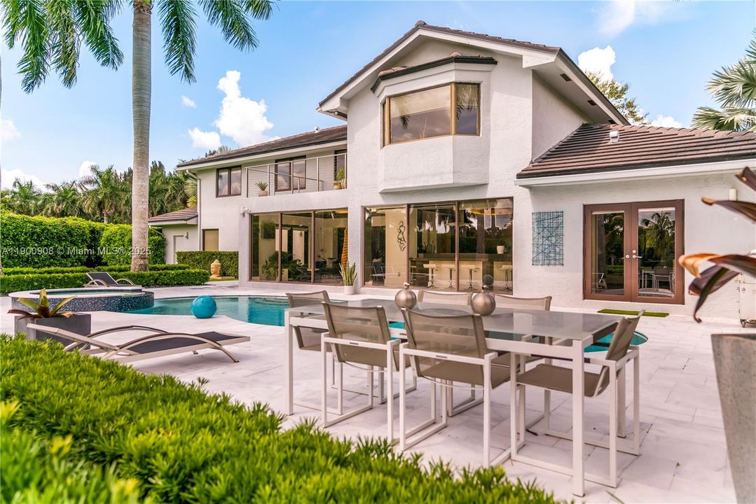 В аренду: $13,500 (5 спален, 3 ванн, 3766 Квадратных фут)