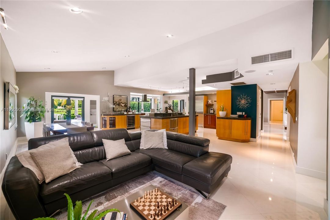 В аренду: $13,500 (5 спален, 3 ванн, 3766 Квадратных фут)