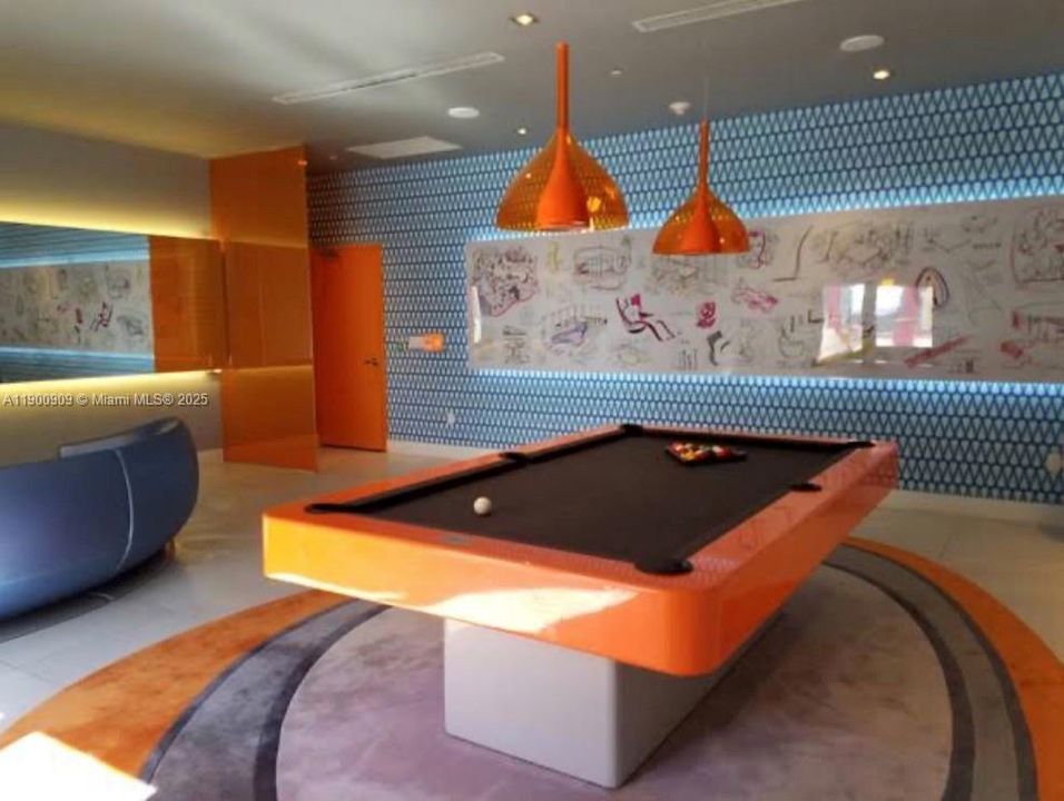 For Sale: $540,000 (2 beds, 2 baths, 842 Square Feet)