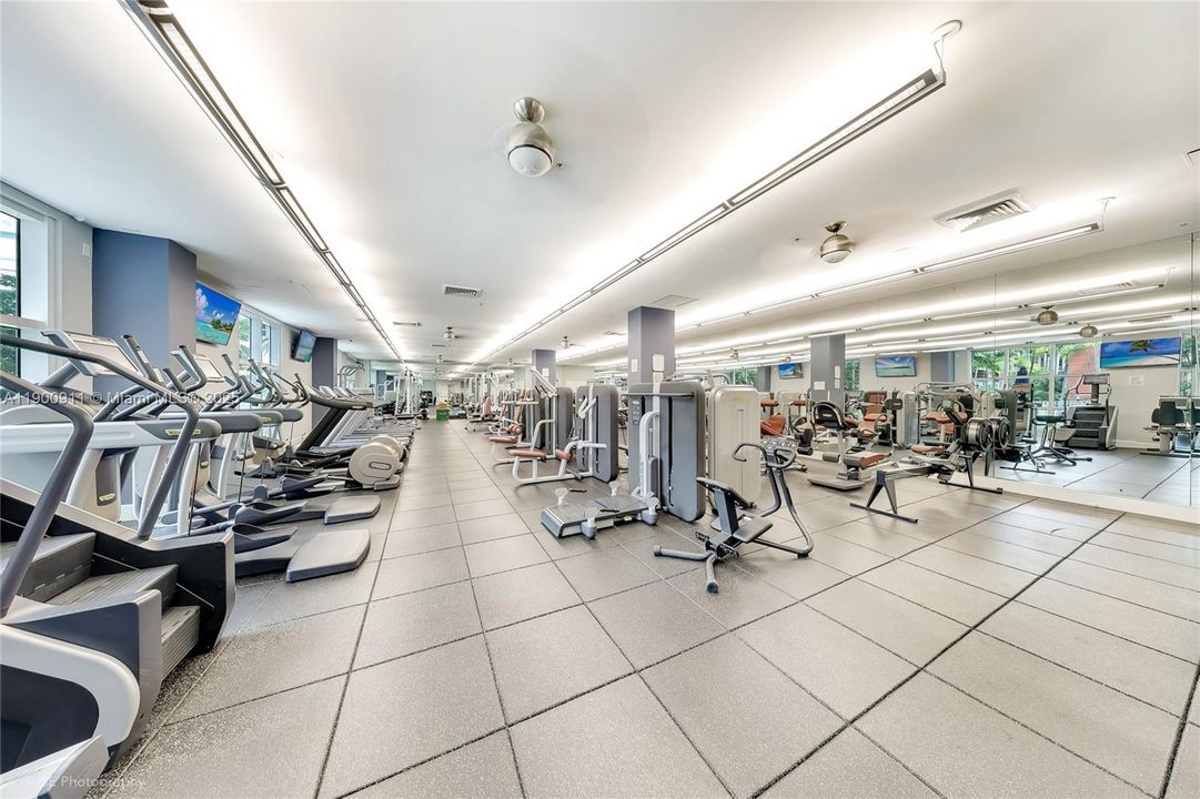 Recently Rented: $4,500 (2 beds, 2 baths, 1129 Square Feet)