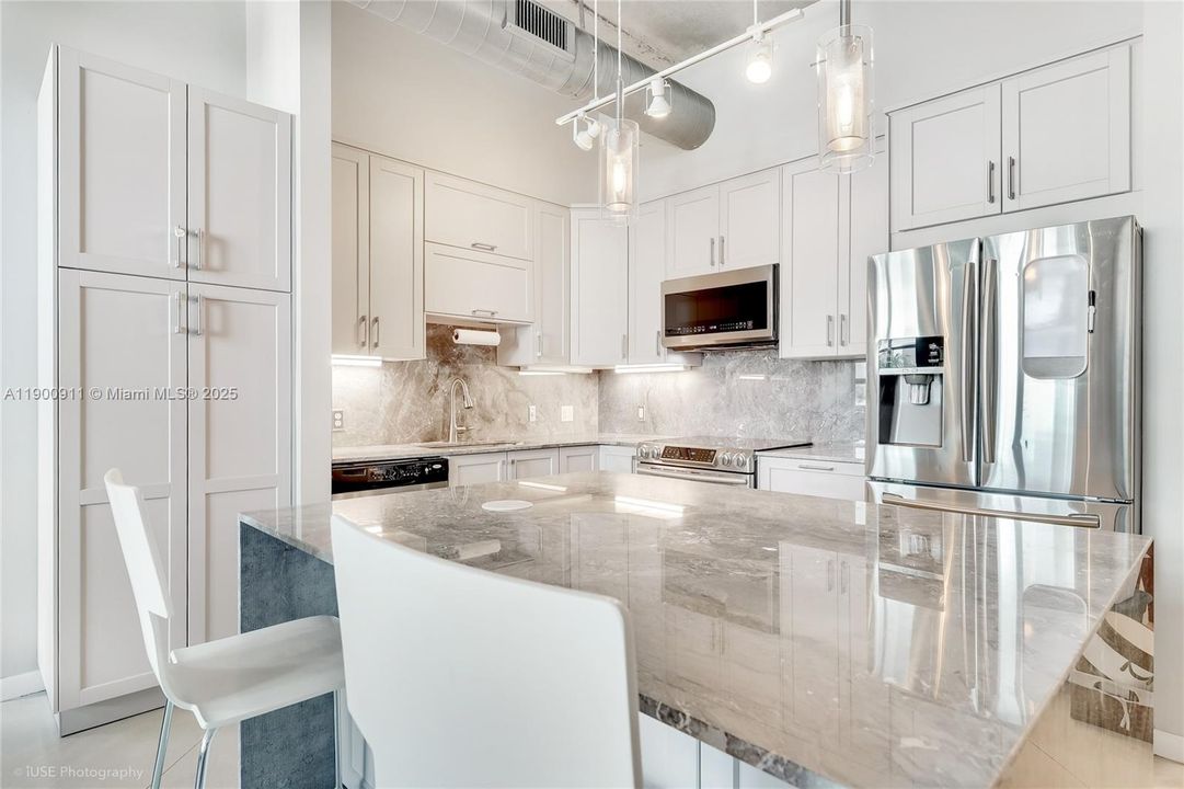 Recently Rented: $4,500 (2 beds, 2 baths, 1129 Square Feet)