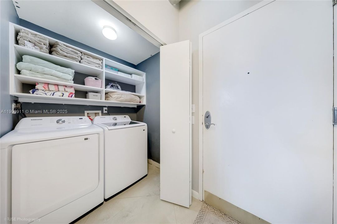 Recently Rented: $4,500 (2 beds, 2 baths, 1129 Square Feet)