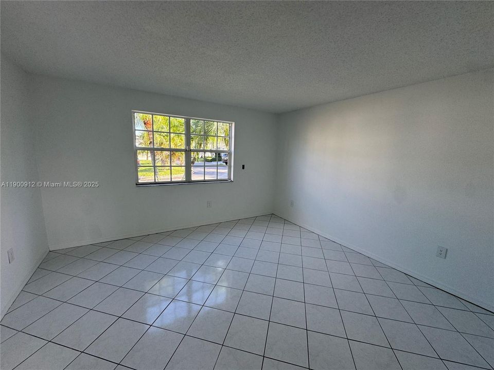 Recently Rented: $3,300 (4 beds, 2 baths, 2052 Square Feet)