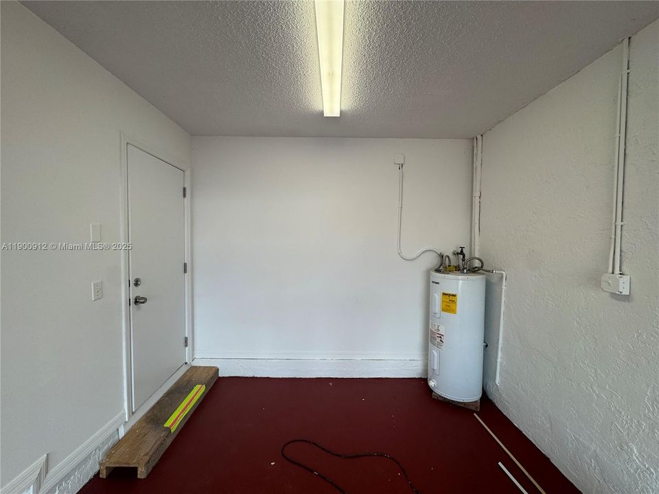 Recently Rented: $3,300 (4 beds, 2 baths, 2052 Square Feet)