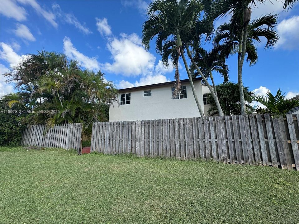 Recently Rented: $3,300 (4 beds, 2 baths, 2052 Square Feet)