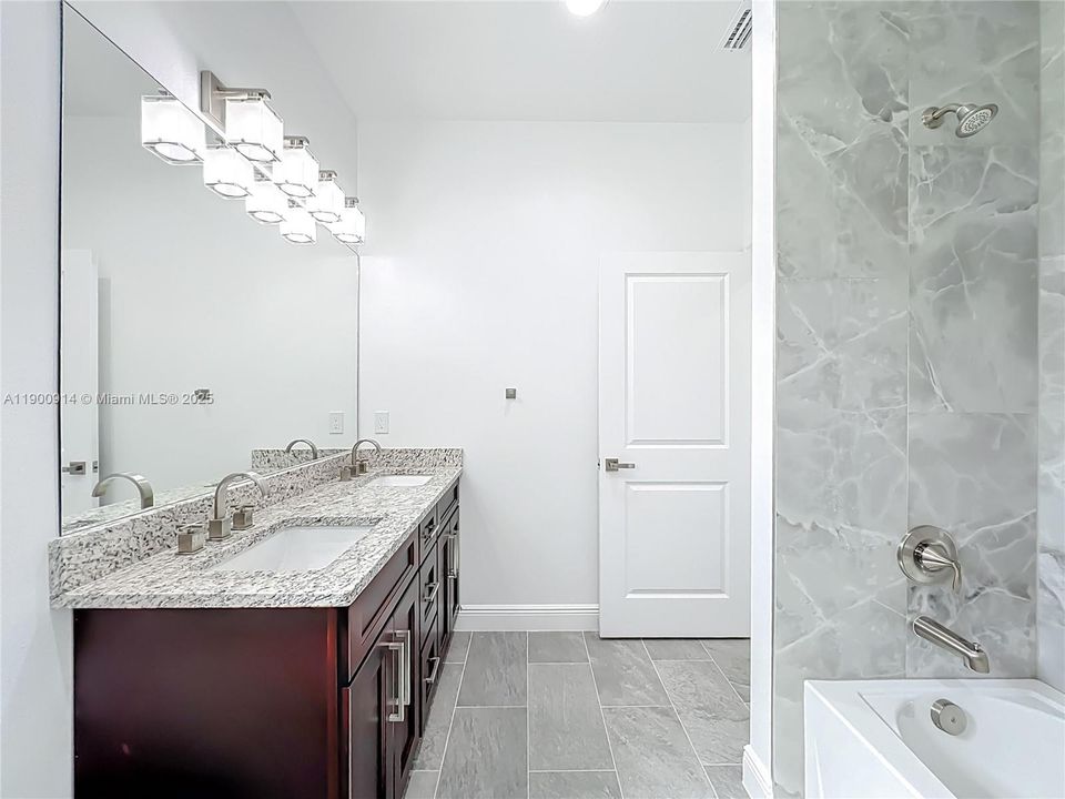 待售: $340,000 (3 贝兹, 2 浴室, 0 平方英尺)