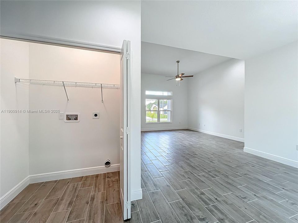 待售: $340,000 (3 贝兹, 2 浴室, 0 平方英尺)