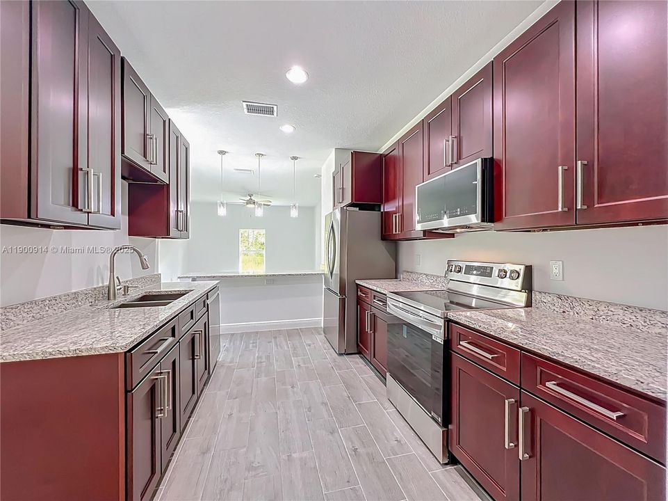 待售: $340,000 (3 贝兹, 2 浴室, 0 平方英尺)