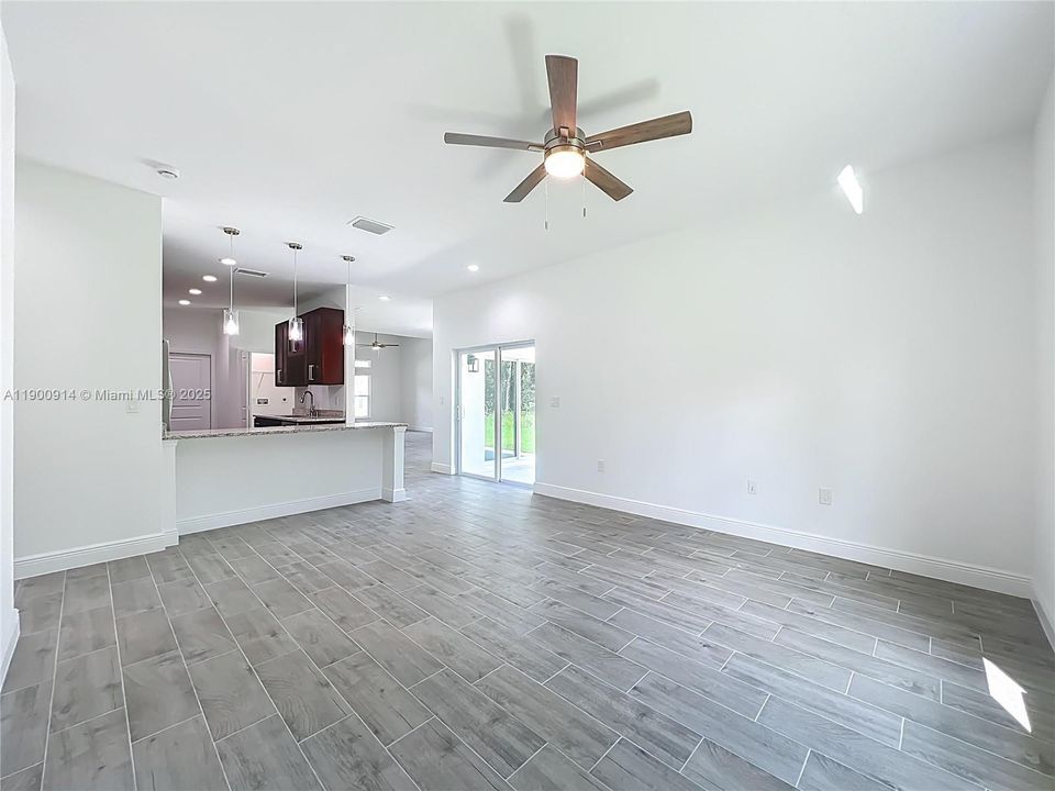 待售: $340,000 (3 贝兹, 2 浴室, 0 平方英尺)