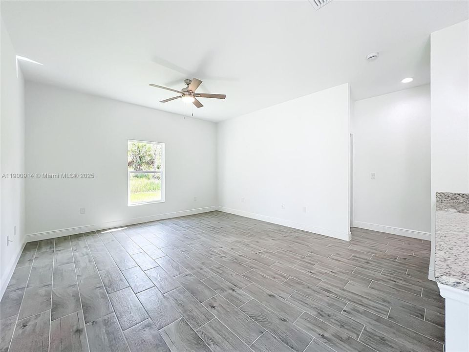 待售: $340,000 (3 贝兹, 2 浴室, 0 平方英尺)