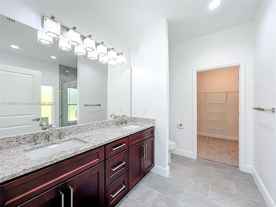 待售: $340,000 (3 贝兹, 2 浴室, 0 平方英尺)