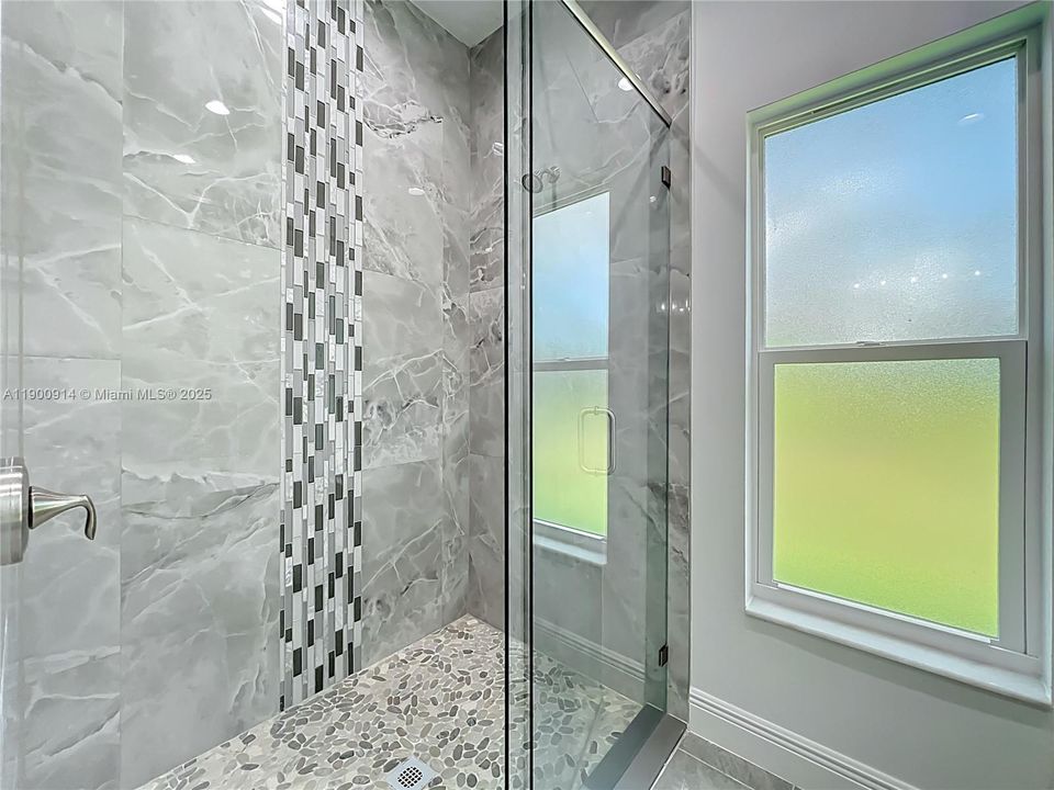 待售: $340,000 (3 贝兹, 2 浴室, 0 平方英尺)