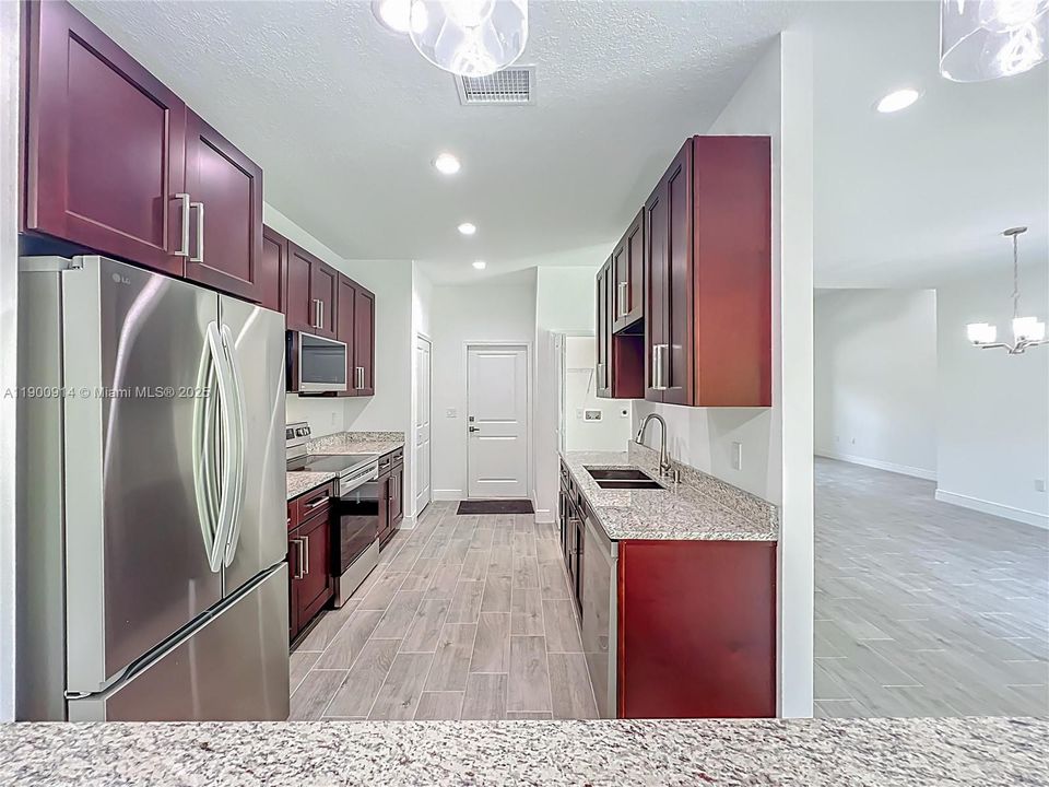 待售: $340,000 (3 贝兹, 2 浴室, 0 平方英尺)