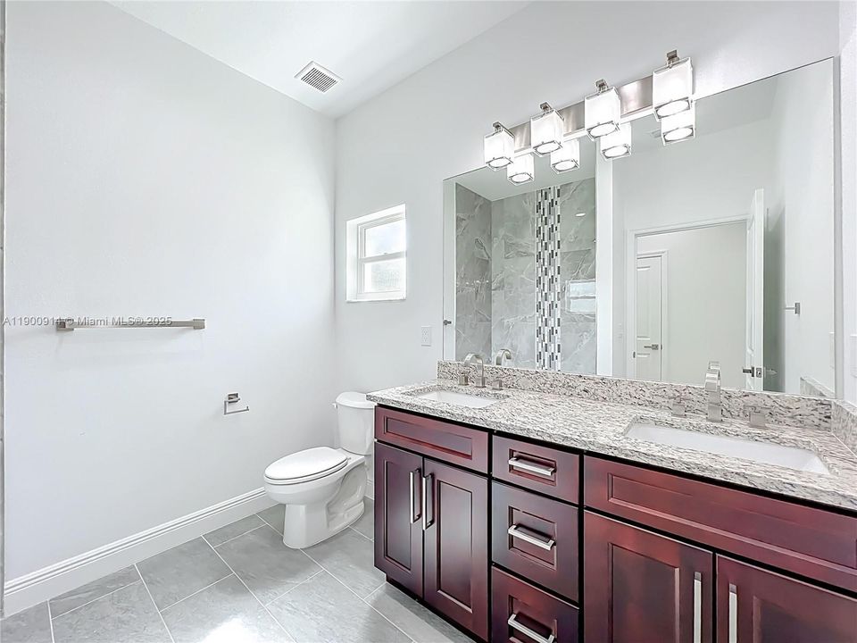 待售: $340,000 (3 贝兹, 2 浴室, 0 平方英尺)