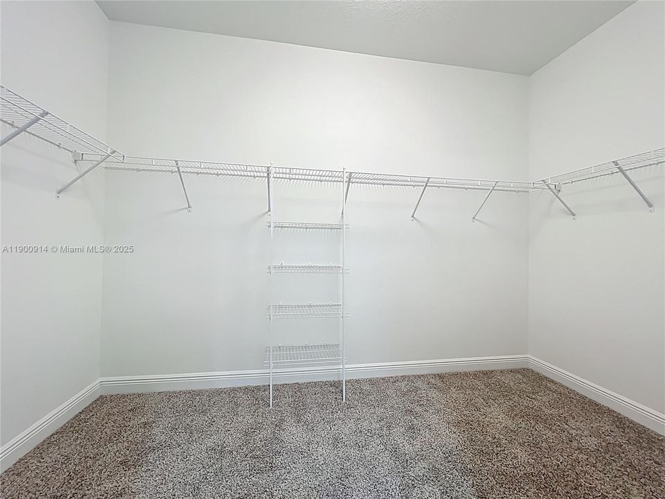 待售: $340,000 (3 贝兹, 2 浴室, 0 平方英尺)