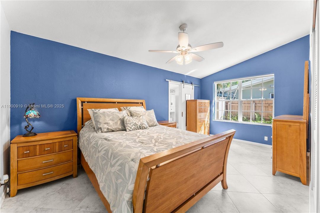 For Sale: $1,150,000 (3 beds, 2 baths, 1521 Square Feet)