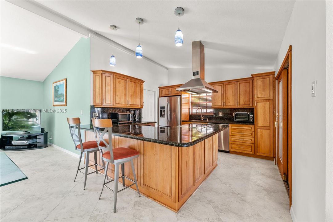 For Sale: $1,150,000 (3 beds, 2 baths, 1521 Square Feet)