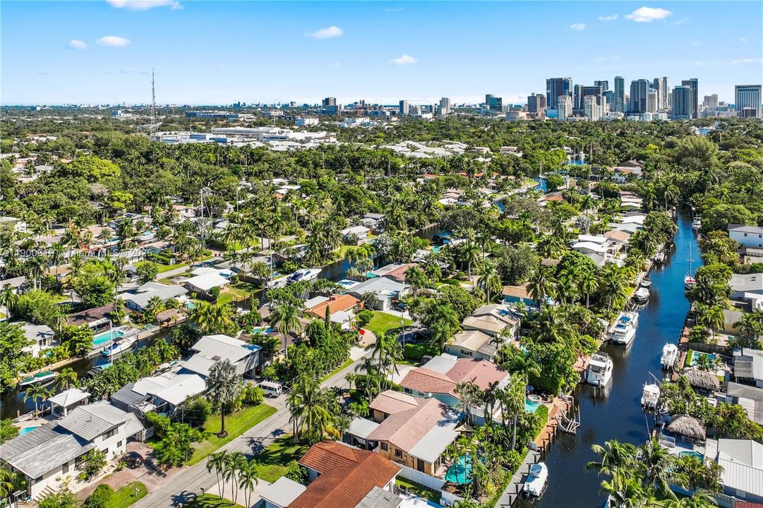 For Sale: $1,150,000 (3 beds, 2 baths, 1521 Square Feet)