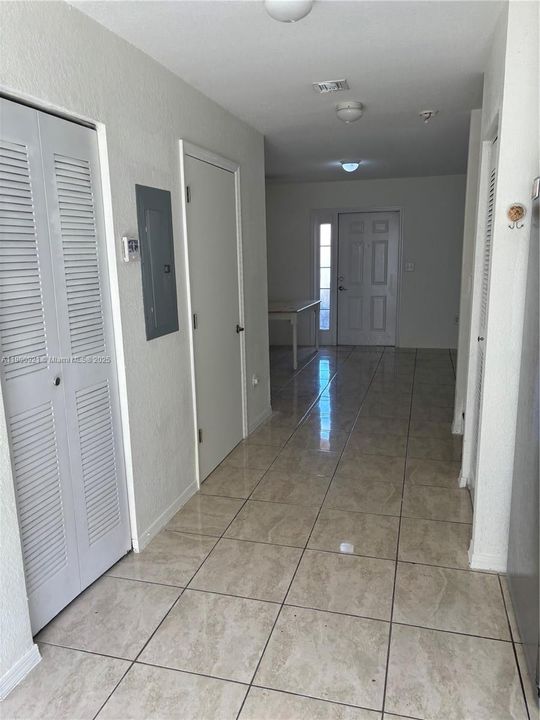 Active With Contract: $2,350 (3 beds, 2 baths, 1129 Square Feet)