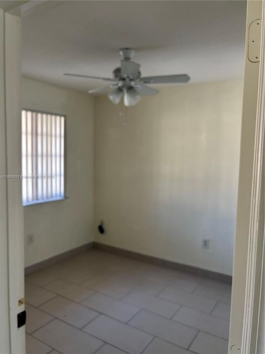 Active With Contract: $2,350 (3 beds, 2 baths, 1129 Square Feet)