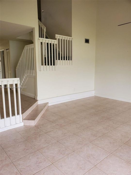 En Venta: $370,000 (2 camas, 2 baños, 1326 Pies cuadrados)