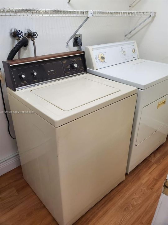 En Venta: $370,000 (2 camas, 2 baños, 1326 Pies cuadrados)