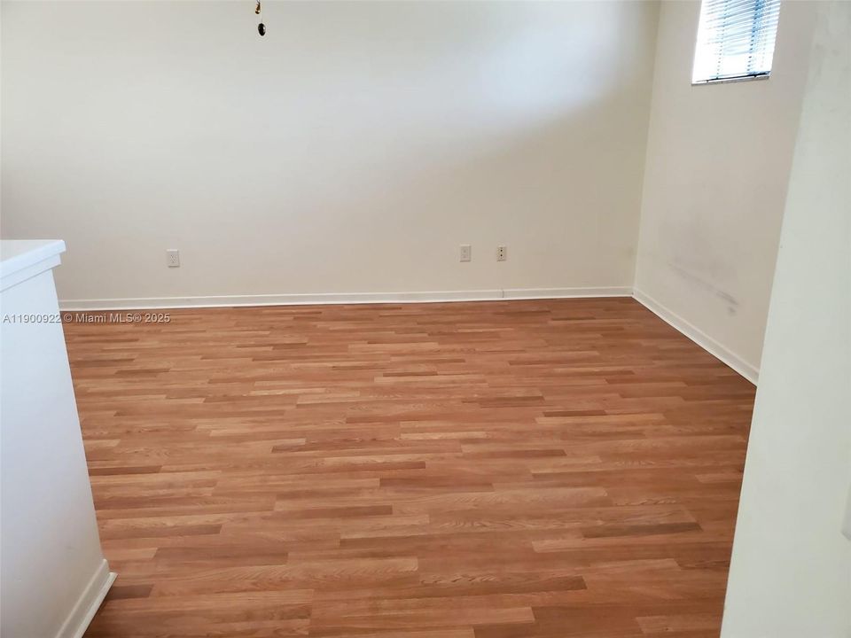 En Venta: $370,000 (2 camas, 2 baños, 1326 Pies cuadrados)