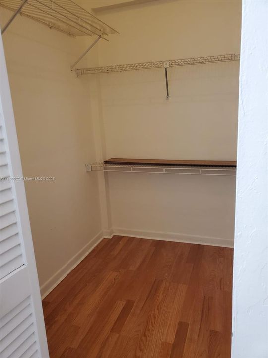 En Venta: $370,000 (2 camas, 2 baños, 1326 Pies cuadrados)