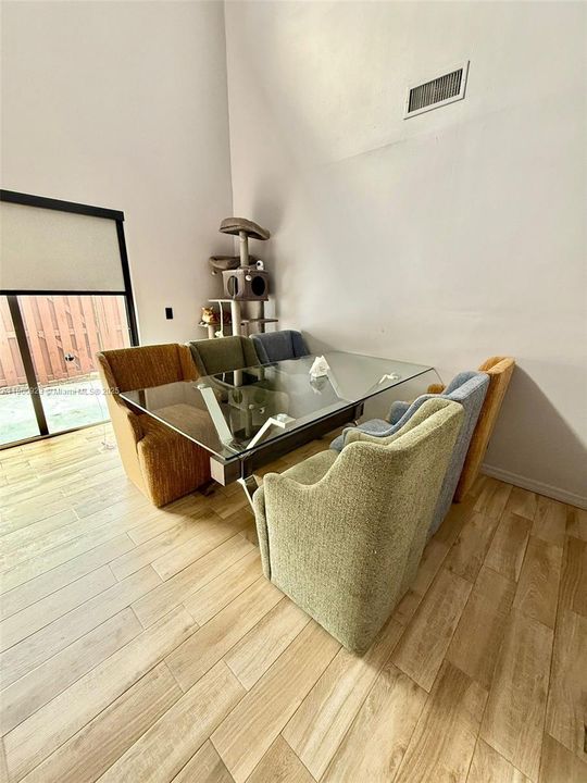 Active With Contract: $450,000 (3 beds, 2 baths, 1582 Square Feet)