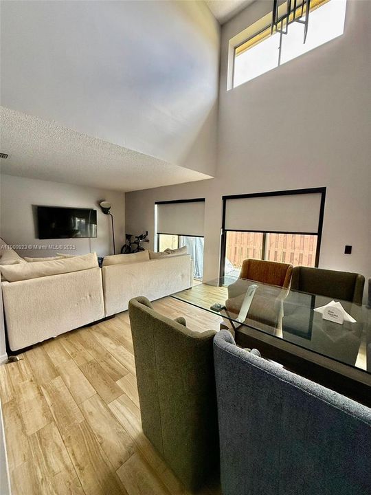 Active With Contract: $450,000 (3 beds, 2 baths, 1582 Square Feet)