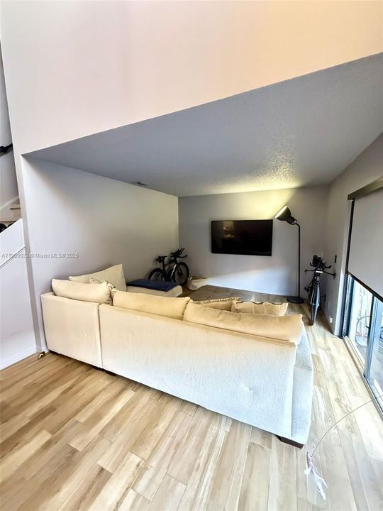 Active With Contract: $450,000 (3 beds, 2 baths, 1582 Square Feet)