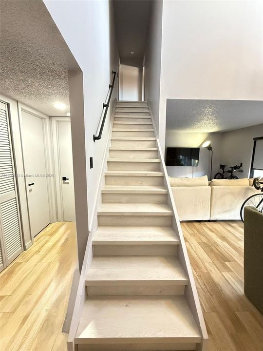 Active With Contract: $450,000 (3 beds, 2 baths, 1582 Square Feet)