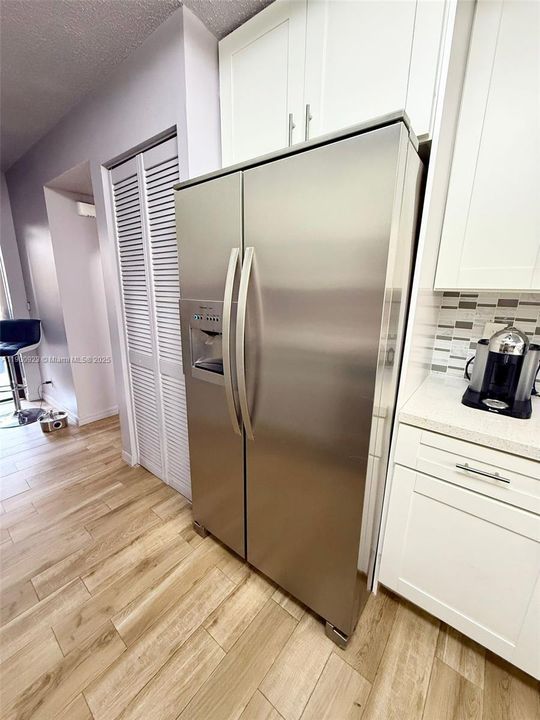 Active With Contract: $450,000 (3 beds, 2 baths, 1582 Square Feet)