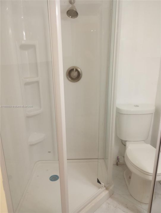 For Rent: $2,950 (3 beds, 2 baths, 804 Square Feet)