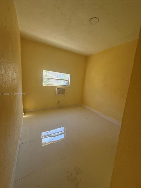 For Rent: $2,950 (3 beds, 2 baths, 804 Square Feet)